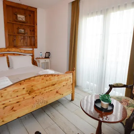 Hotel Piassa 3*