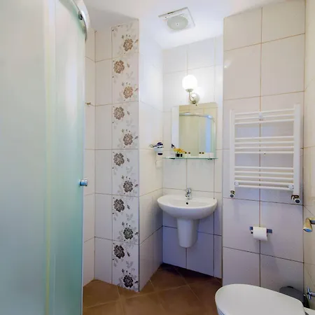 מלון Piazza 3*